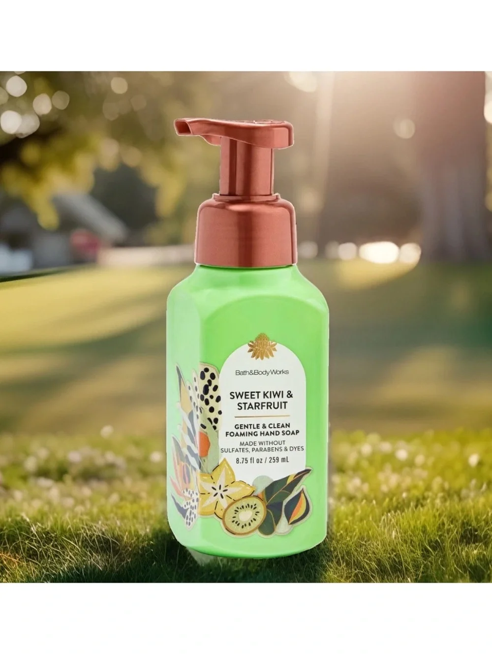 Bath & Body Works Foaming Hand Soap- Sweet Kiwi & Starfruit (8.75 fl oz)